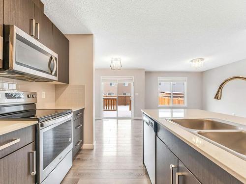 2536 Casey Way, Edmonton, AB - Indoor Photo Showing Kitchen