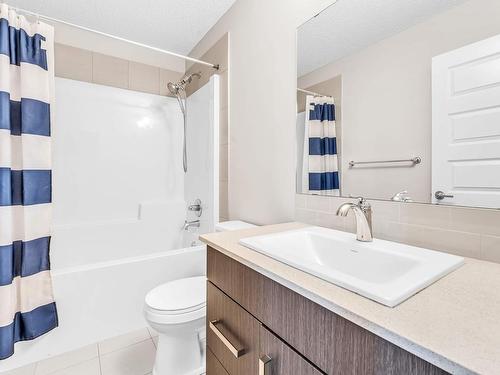 2536 Casey Way, Edmonton, AB - Indoor Photo Showing Bathroom