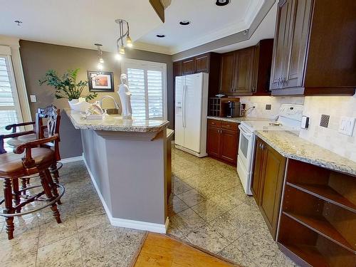 404 12028 103 Avenue, Edmonton, AB - Indoor Photo Showing Kitchen