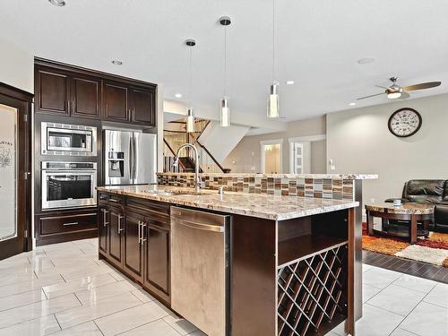 3948 Claxton Loop, Edmonton, AB - Indoor Photo Showing Kitchen With Upgraded Kitchen