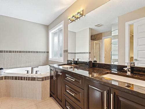 3948 Claxton Loop, Edmonton, AB - Indoor Photo Showing Bathroom