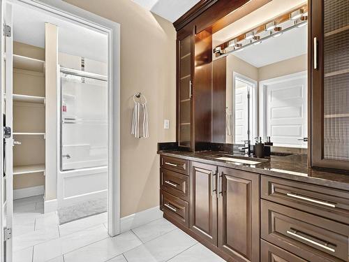 3948 Claxton Loop, Edmonton, AB - Indoor Photo Showing Bathroom