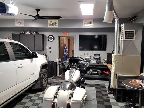 104 Hillside Court, Millet, AB - Indoor Photo Showing Garage