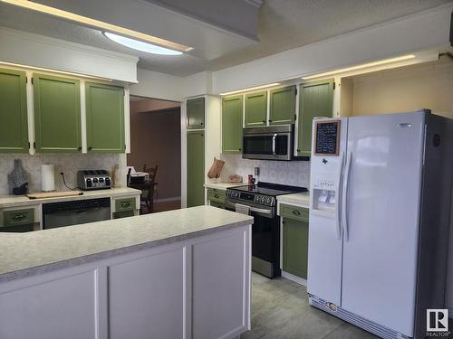 104 Hillside Court, Millet, AB - Indoor Photo Showing Kitchen