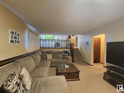 104 Hillside Court, Millet, AB - Indoor Photo Showing Living Room