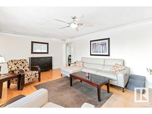 8512 71 Street, Edmonton, AB - Indoor Photo Showing Living Room