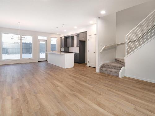 7325 Klapstein Crescent, Edmonton, AB - Indoor Photo Showing Kitchen