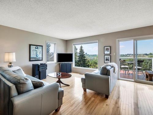 8212 Rowland Road, Edmonton, AB - Indoor Photo Showing Living Room