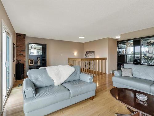 8212 Rowland Road, Edmonton, AB - Indoor Photo Showing Living Room