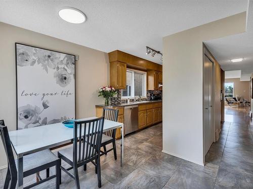 8212 Rowland Road, Edmonton, AB - Indoor Photo Showing Dining Room