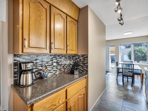 8212 Rowland Road, Edmonton, AB - Indoor Photo Showing Kitchen