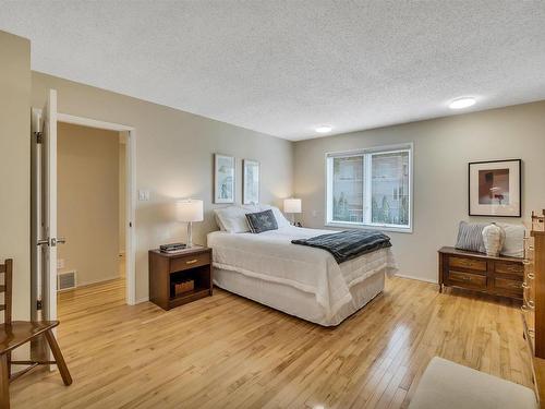 8212 Rowland Road, Edmonton, AB - Indoor Photo Showing Bedroom