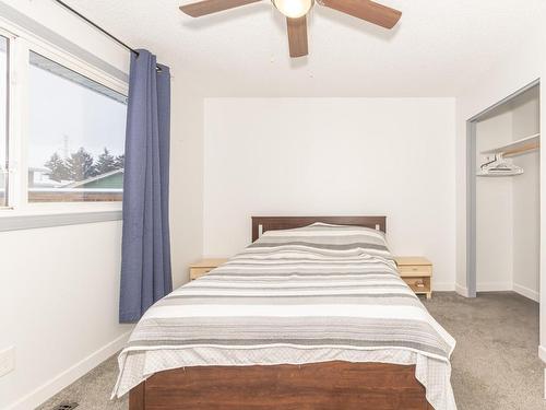 8715 27 Avenue, Edmonton, AB - Indoor Photo Showing Bedroom