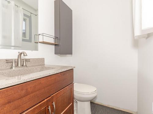 8715 27 Avenue, Edmonton, AB - Indoor Photo Showing Bathroom