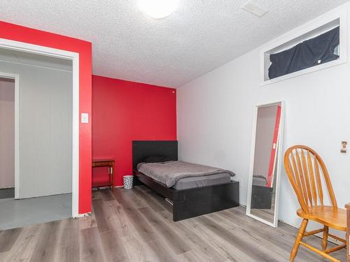 8715 27 Avenue, Edmonton, AB - Indoor Photo Showing Bedroom