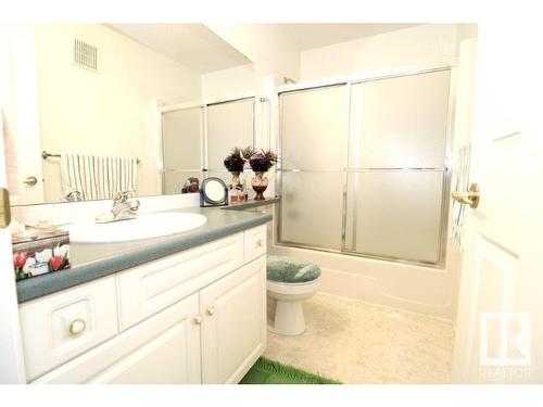 203 6703 172 Street, Edmonton, AB - Indoor Photo Showing Bathroom