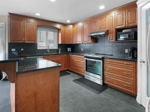 16210 47 Street, Edmonton, AB - Indoor Photo Showing Kitchen