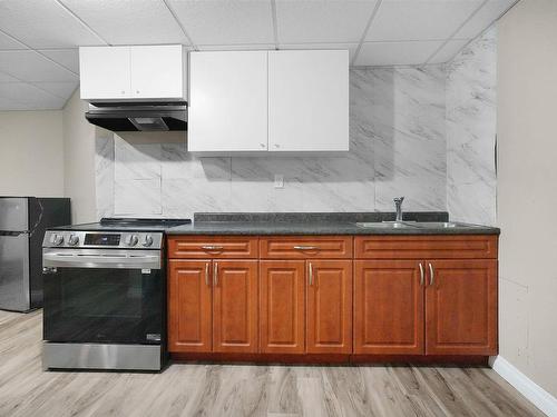 16210 47 Street, Edmonton, AB - Indoor Photo Showing Kitchen