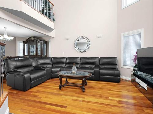 16210 47 Street, Edmonton, AB - Indoor Photo Showing Living Room