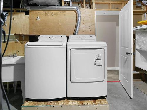 16210 47 Street, Edmonton, AB - Indoor Photo Showing Laundry Room