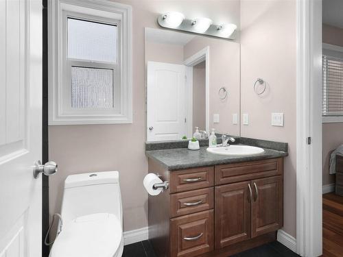 16210 47 Street, Edmonton, AB - Indoor Photo Showing Bathroom