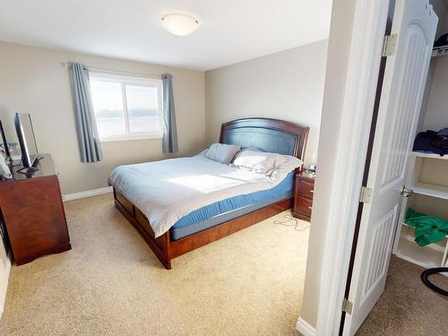 4013 41B Avenue, Drayton Valley, AB - Indoor Photo Showing Bedroom