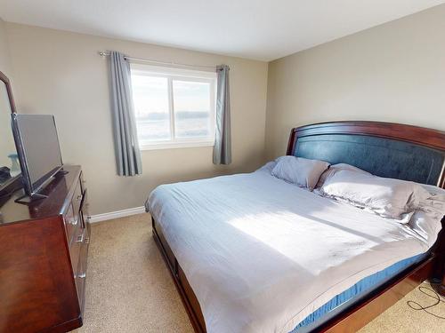 4013 41B Avenue, Drayton Valley, AB - Indoor Photo Showing Bedroom