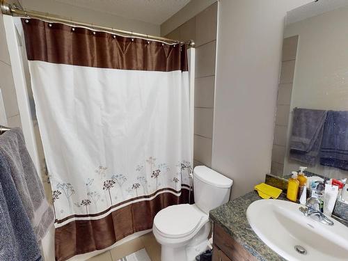 4013 41B Avenue, Drayton Valley, AB - Indoor Photo Showing Bathroom