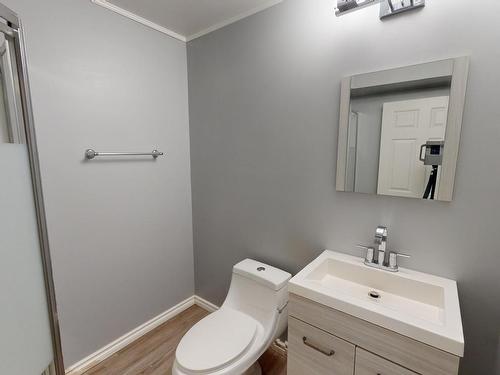 4013 41B Avenue, Drayton Valley, AB - Indoor Photo Showing Bathroom