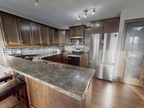 4013 41B Avenue, Drayton Valley, AB - Indoor Photo Showing Kitchen With Upgraded Kitchen