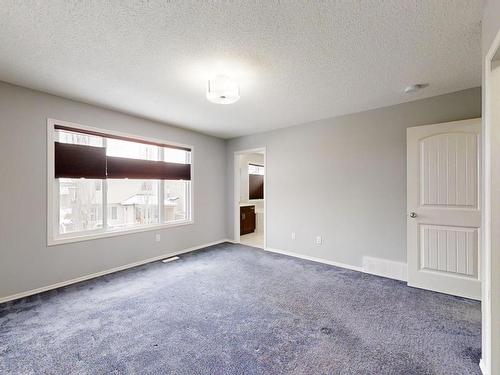 9119 Cooper Cres, Edmonton, AB - Indoor Photo Showing Other Room