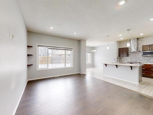 9119 Cooper Cres, Edmonton, AB - Indoor Photo Showing Kitchen