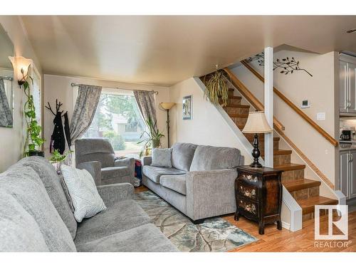 12704 134 Avenue, Edmonton, AB - Indoor Photo Showing Living Room