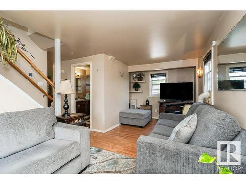 12704 134 Avenue, Edmonton, AB - Indoor Photo Showing Living Room