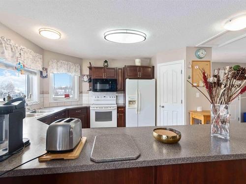 5306 Everett Road, Rural Lac Ste. Anne County, AB - Indoor Photo Showing Kitchen