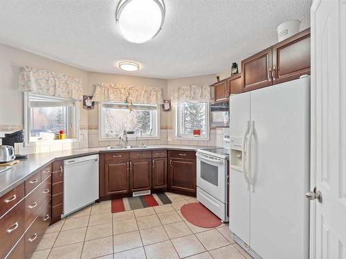 5306 Everett Road, Rural Lac Ste. Anne County, AB - Indoor Photo Showing Kitchen With Double Sink