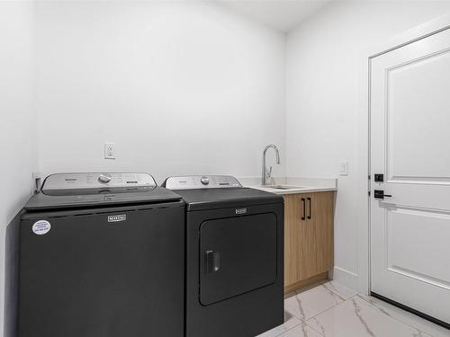 2920 1 Avenue, Edmonton, AB - Indoor Photo Showing Laundry Room