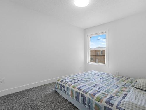 2920 1 Avenue, Edmonton, AB - Indoor Photo Showing Bedroom