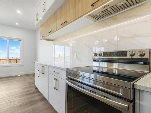 2920 1 Avenue, Edmonton, AB - Indoor Photo Showing Kitchen