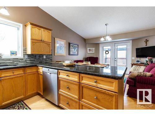 67 Newmarket Way, St. Albert, AB - Indoor Photo Showing Kitchen