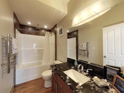 18121 Township Road 540, Rural Yellowhead, AB - Indoor Photo Showing Bathroom