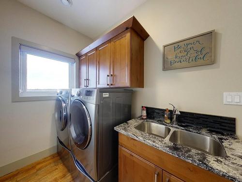 18121 Township Road 540, Rural Yellowhead, AB - Indoor Photo Showing Laundry Room