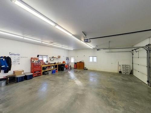 18121 Township Road 540, Rural Yellowhead, AB - Indoor Photo Showing Garage