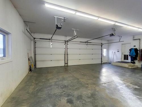 18121 Township Road 540, Rural Yellowhead, AB - Indoor Photo Showing Garage