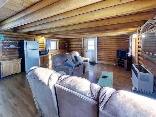 18121 Township Road 540, Rural Yellowhead, AB - Indoor Photo Showing Other Room