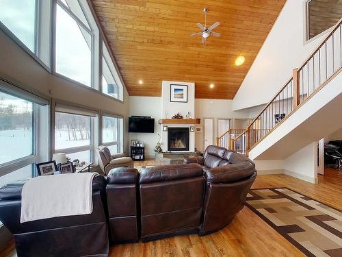 18121 Township Road 540, Rural Yellowhead, AB - Indoor Photo Showing Living Room With Fireplace