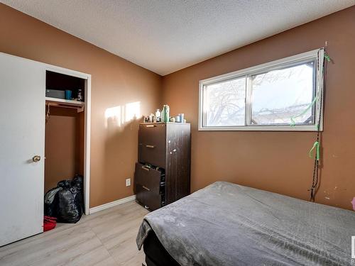 7220 152A Avenue, Edmonton, AB - Indoor Photo Showing Bedroom