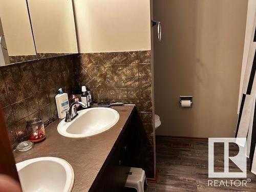 2 Duke Drive, Lamont, AB - Indoor Photo Showing Bathroom