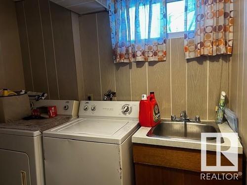 2 Duke Drive, Lamont, AB - Indoor Photo Showing Laundry Room