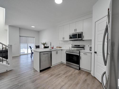 621 Glenridding Ravine Drive, Edmonton, AB - Indoor Photo Showing Kitchen With Stainless Steel Kitchen